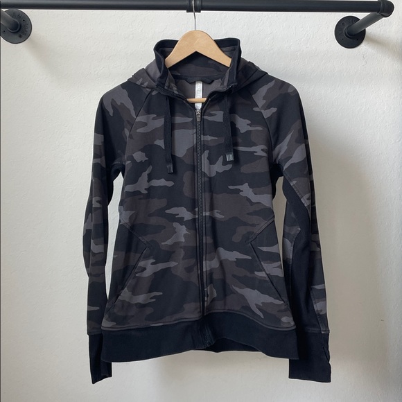 Athleta Triumph Full Zip Hoodie Dark Camo - Picture 3 of 10